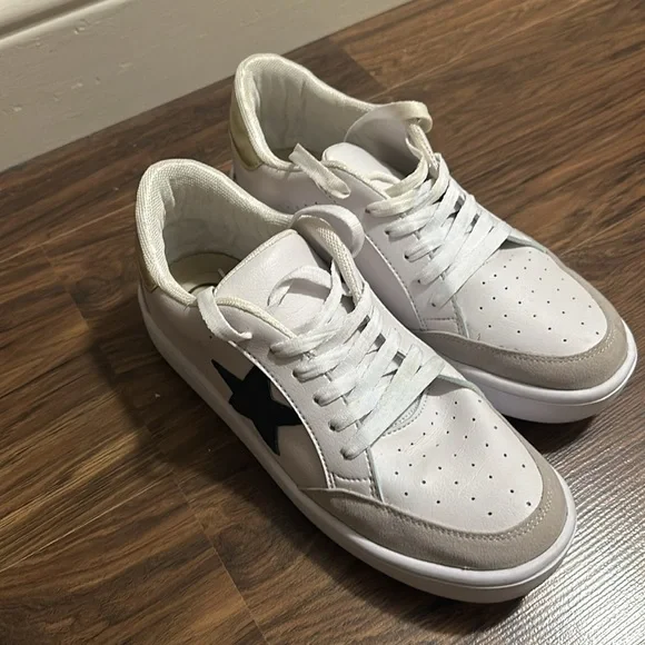 Maker’s MIEL Tennis Shoes - Picture 2 of 5